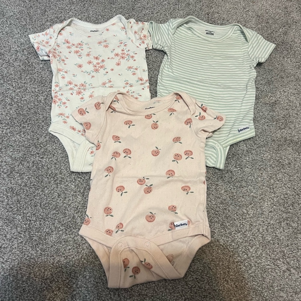Gerber Baby Girl Bodysuits 3-Pack - 0-3M